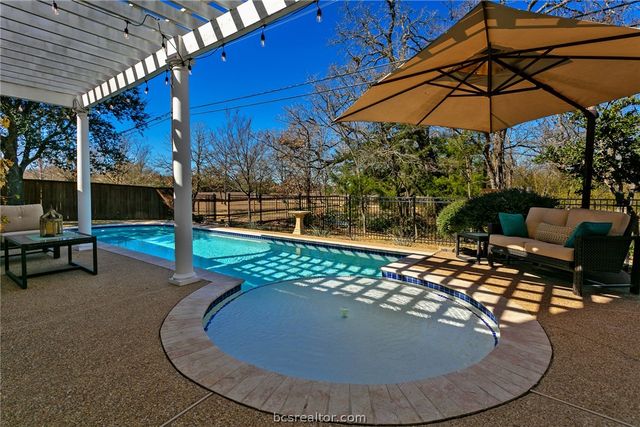 9223 Brookwater Circle, College Station, TX 77845