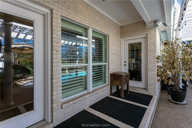 9223 Brookwater Circle, College Station, TX 77845