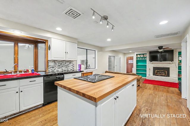 1448 N Keene Way Drive, Medford, OR 97504