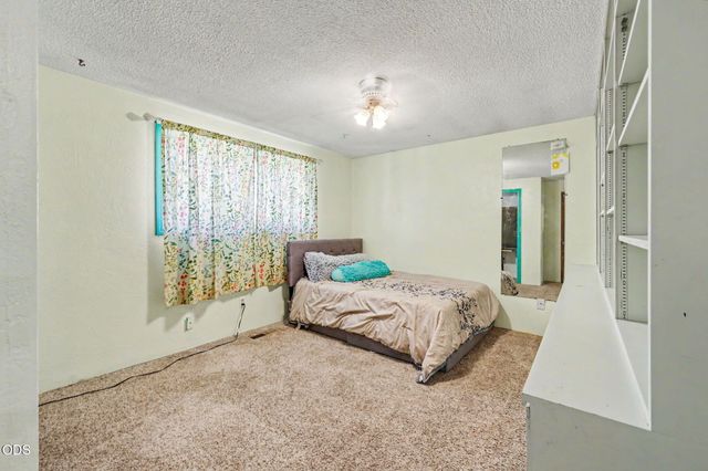 1448 N Keene Way Drive, Medford, OR 97504