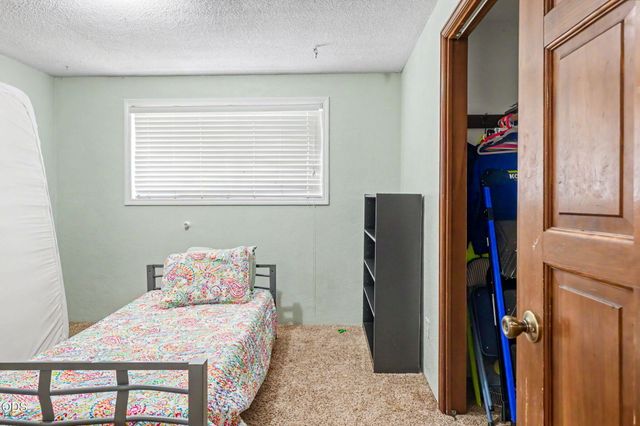 1448 N Keene Way Drive, Medford, OR 97504