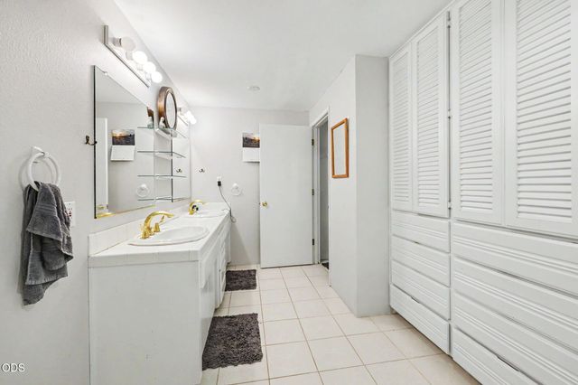 1448 N Keene Way Drive, Medford, OR 97504