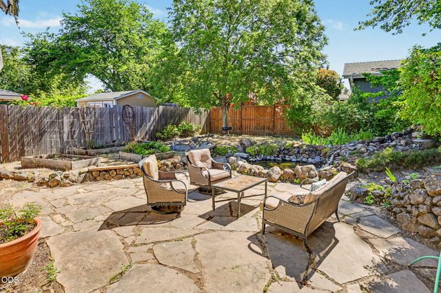 1448 N Keene Way Drive, Medford, OR 97504