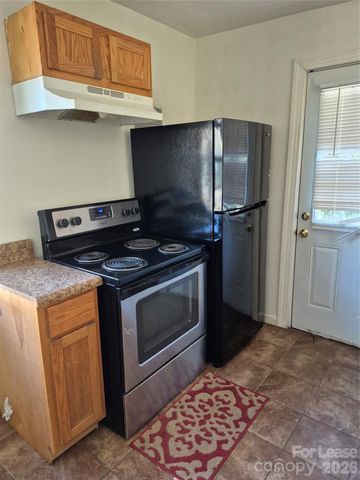 5117 Valley Stream Road, Charlotte, NC 28209