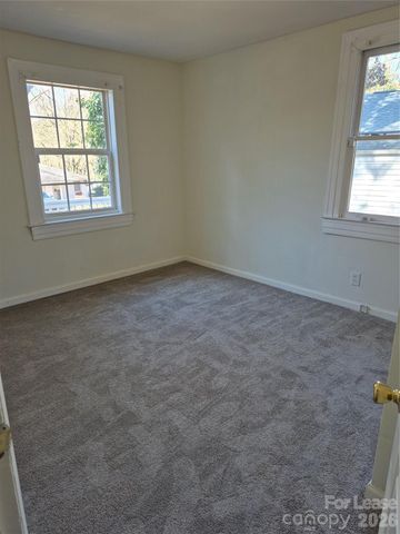 5117 Valley Stream Road, Charlotte, NC 28209