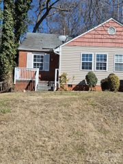 5117 Valley Stream Road, Charlotte, NC 28209