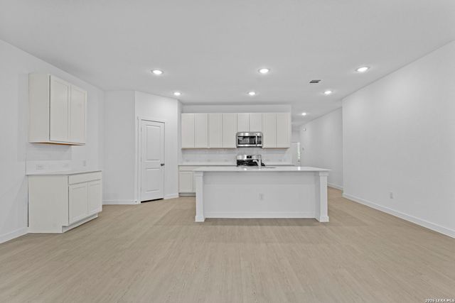 2331 Fort Davis Pass, Marion, TX 78124