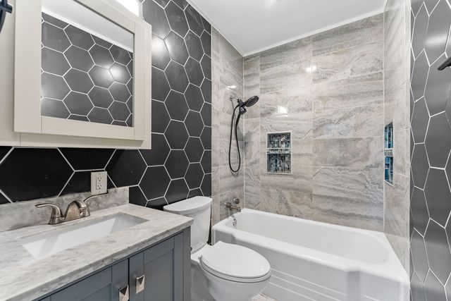 2511 Belle Avenue, Davenport, IA 52803
