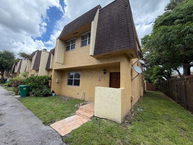 5844 Blueberry Unit 68 Court, Lauderhill, FL 33313