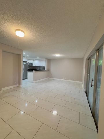5844 Blueberry Unit 68 Court, Lauderhill, FL 33313