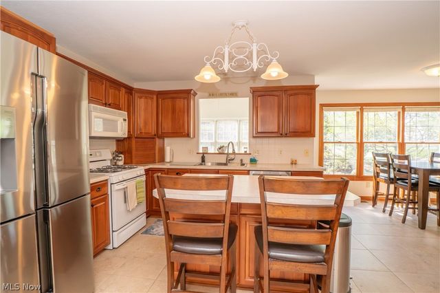 1204 Stone Crossing Street NE, Canton, OH 44721