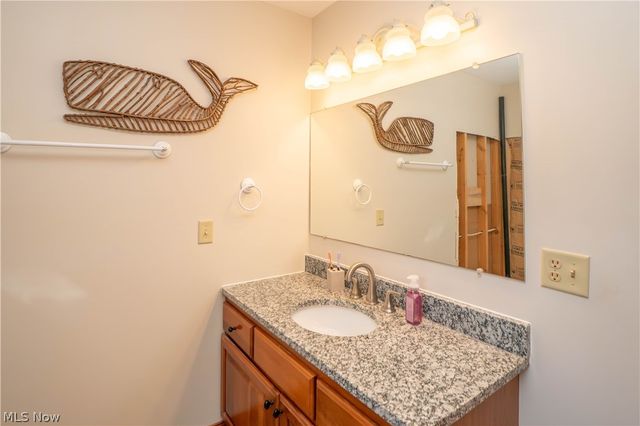 1204 Stone Crossing Street NE, Canton, OH 44721