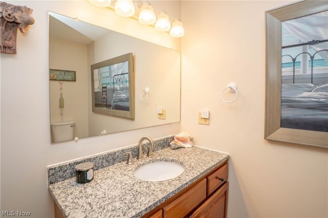 1204 Stone Crossing Street NE, Canton, OH 44721