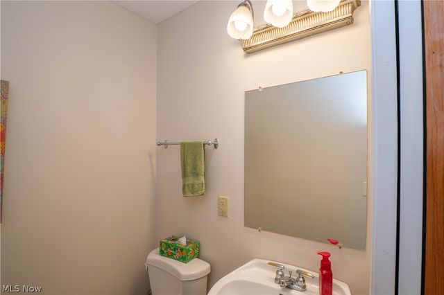 1204 Stone Crossing Street NE, Canton, OH 44721