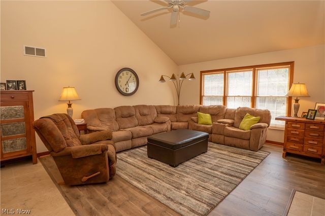 1204 Stone Crossing Street NE, Canton, OH 44721