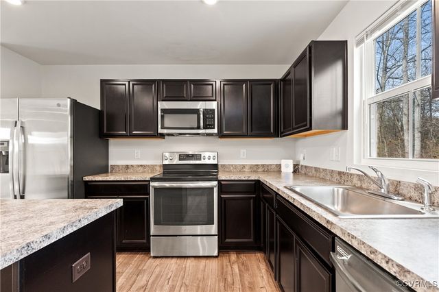 807 Sun Valley Way, North Chesterfield, VA 23236