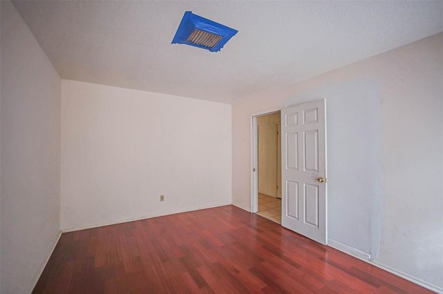 7010 Captain Drive, Houston, TX 77036