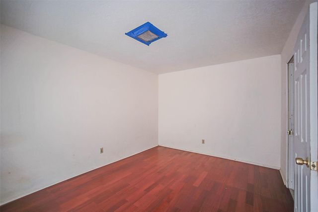 7010 Captain Drive, Houston, TX 77036