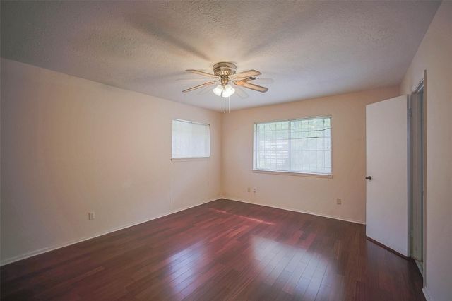 7010 Captain Drive, Houston, TX 77036