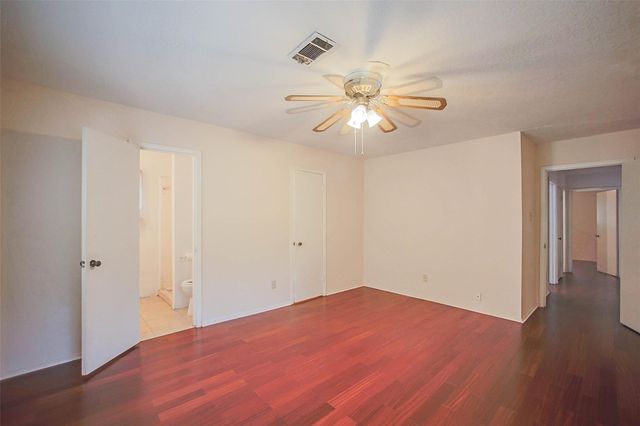 7010 Captain Drive, Houston, TX 77036