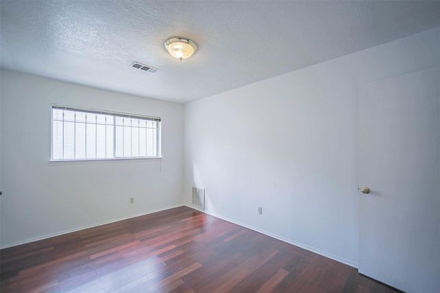 7010 Captain Drive, Houston, TX 77036