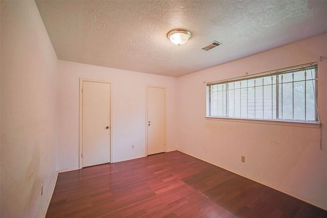 7010 Captain Drive, Houston, TX 77036