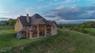 640 Hamilton Hill Road, Bluff City, TN 37618