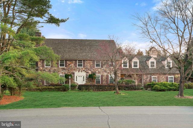 111 CEDAR GLEN DR, New Hope, PA 18938