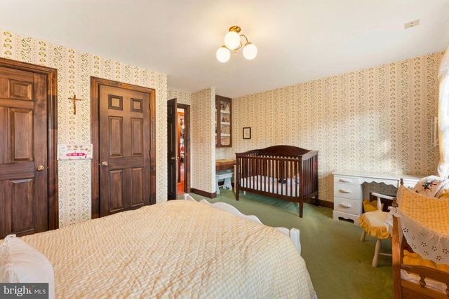 111 CEDAR GLEN DR, New Hope, PA 18938
