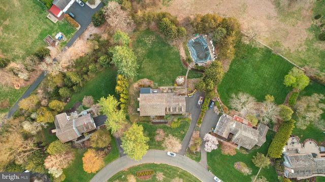 111 CEDAR GLEN DR, New Hope, PA 18938