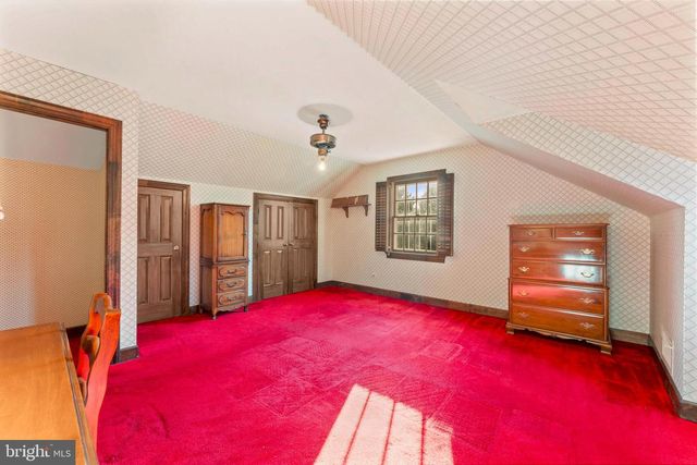 111 CEDAR GLEN DR, New Hope, PA 18938