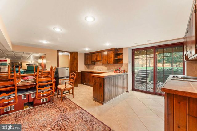 111 CEDAR GLEN DR, New Hope, PA 18938
