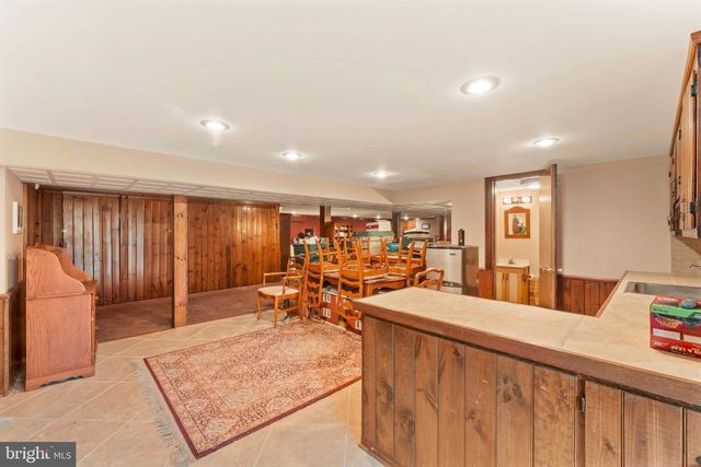 111 CEDAR GLEN DR, New Hope, PA 18938
