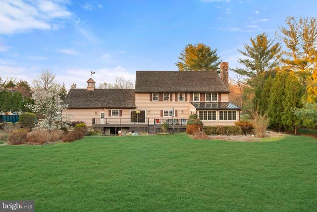 111 CEDAR GLEN DR, New Hope, PA 18938