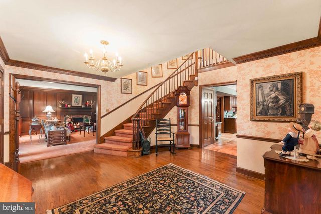 111 CEDAR GLEN DR, New Hope, PA 18938