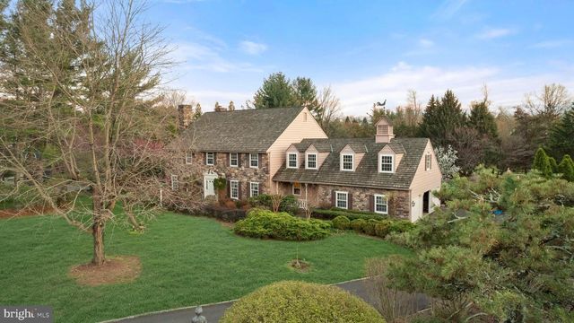 111 CEDAR GLEN DR, New Hope, PA 18938