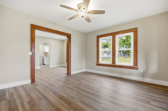 831 1st Street N, Newton, IA 50208