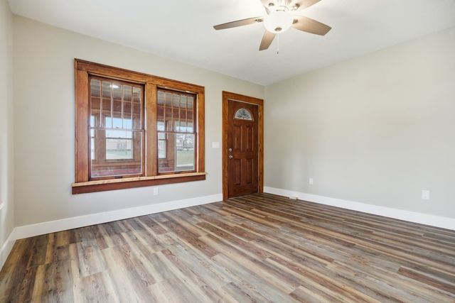 831 1st Street N, Newton, IA 50208