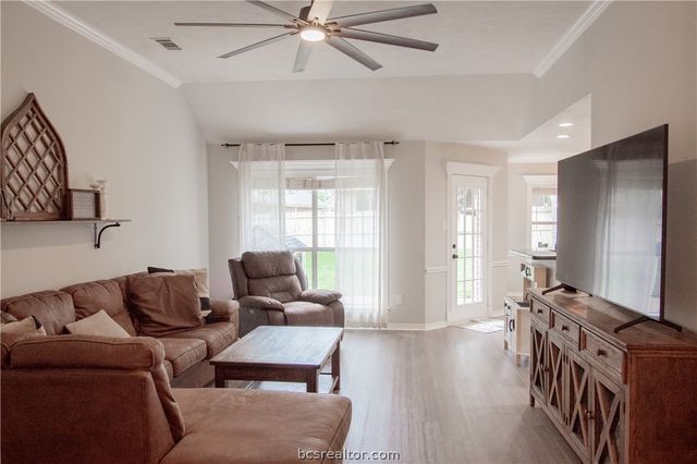 3107 Pleasant Grove Drive, College Station, TX 77845