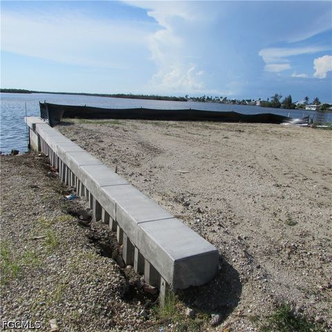 4748 Pine Island RD NW, Matlacha, FL 33993