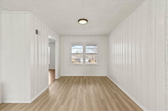 7505 E 130th Street, Grandview, MO 64030