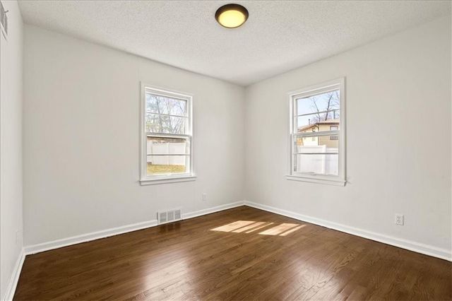 7505 E 130th Street, Grandview, MO 64030