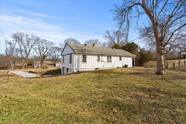 7505 E 130th Street, Grandview, MO 64030