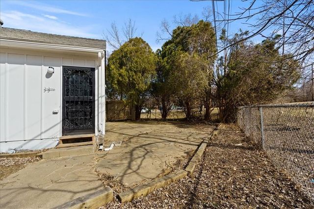 7505 E 130th Street, Grandview, MO 64030