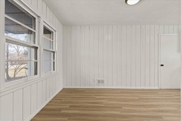 7505 E 130th Street, Grandview, MO 64030