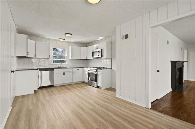 7505 E 130th Street, Grandview, MO 64030