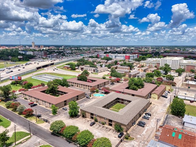 1421 S 12th Street 211, Waco, TX 76706