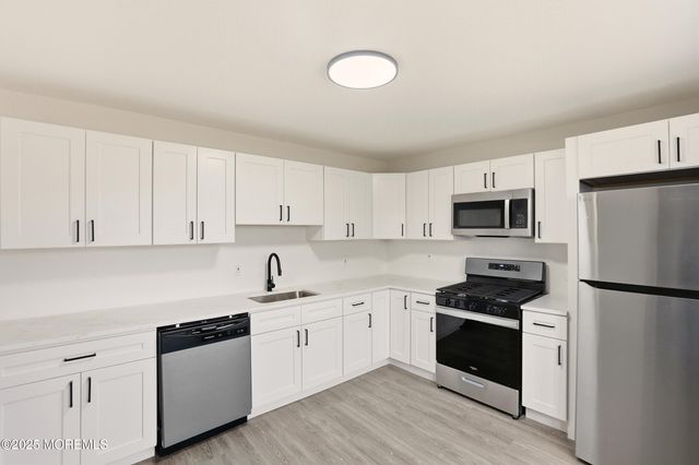 28 Brandies Road, Toms River, NJ 08757