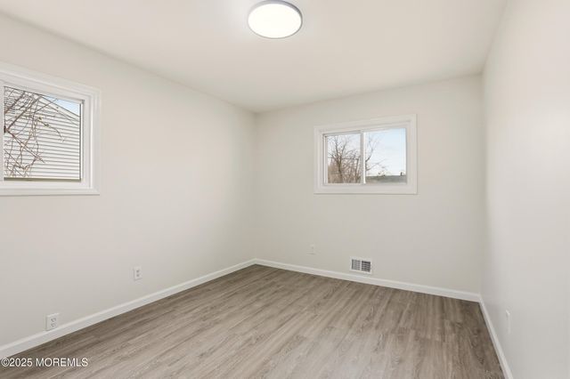 28 Brandies Road, Toms River, NJ 08757