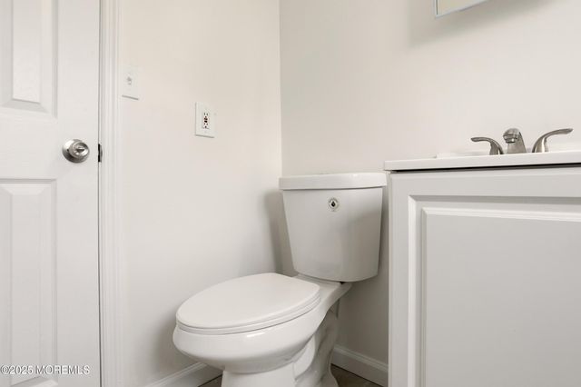 28 Brandies Road, Toms River, NJ 08757